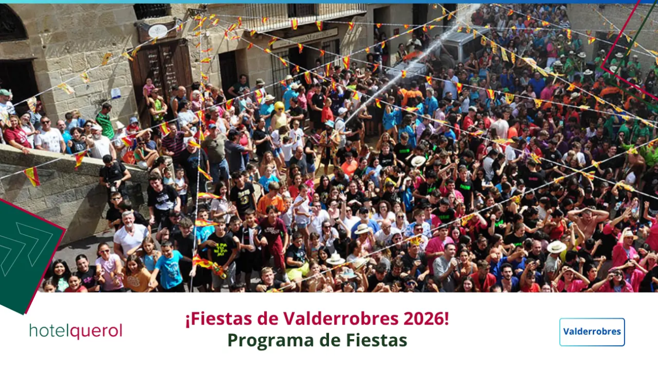 Ambiente festivo en la Plaza de España durante las Fiestas Mayores de Valderrobres